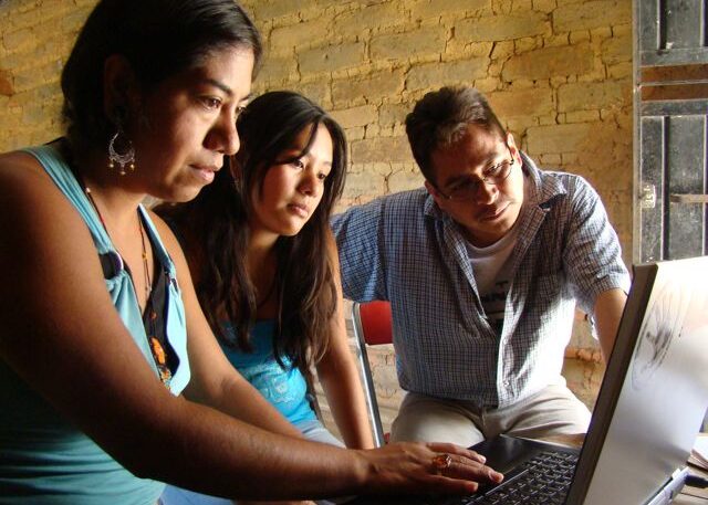 Youth participating in a Palabra Radio workshop