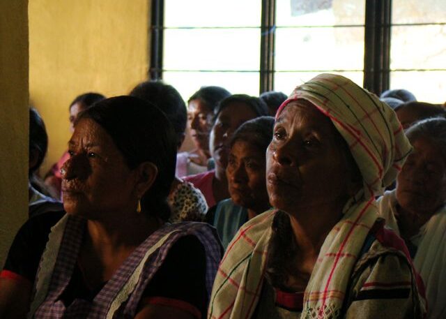 Women from Oaxaca mountains participate in community radio programs