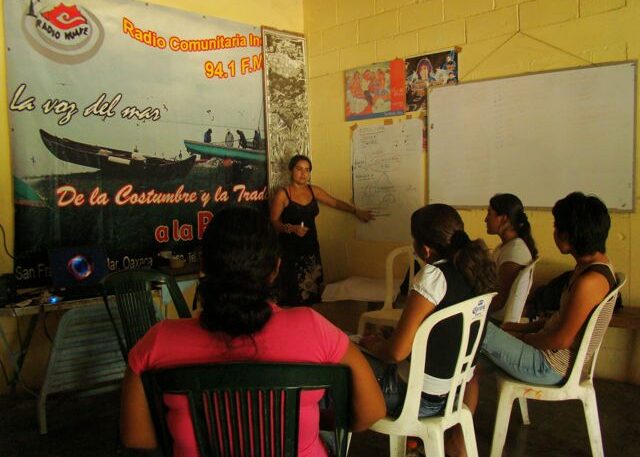Palabra community radio program workshop