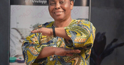 women posing with her hands horizontally parallel in front of her