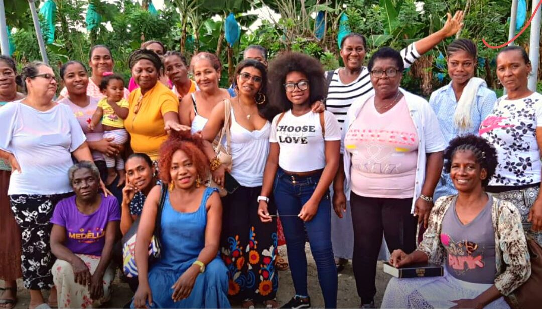 group of people posing for image