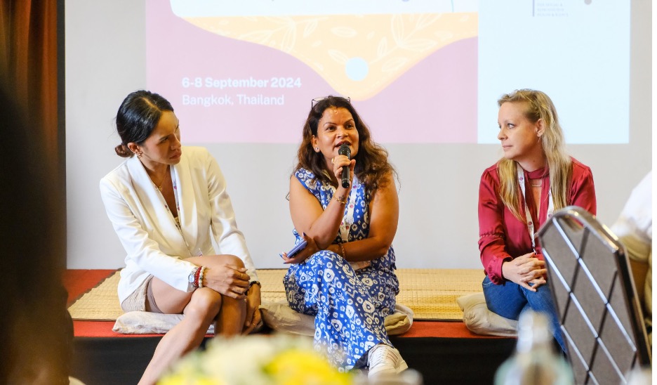 Woman presents at workshop